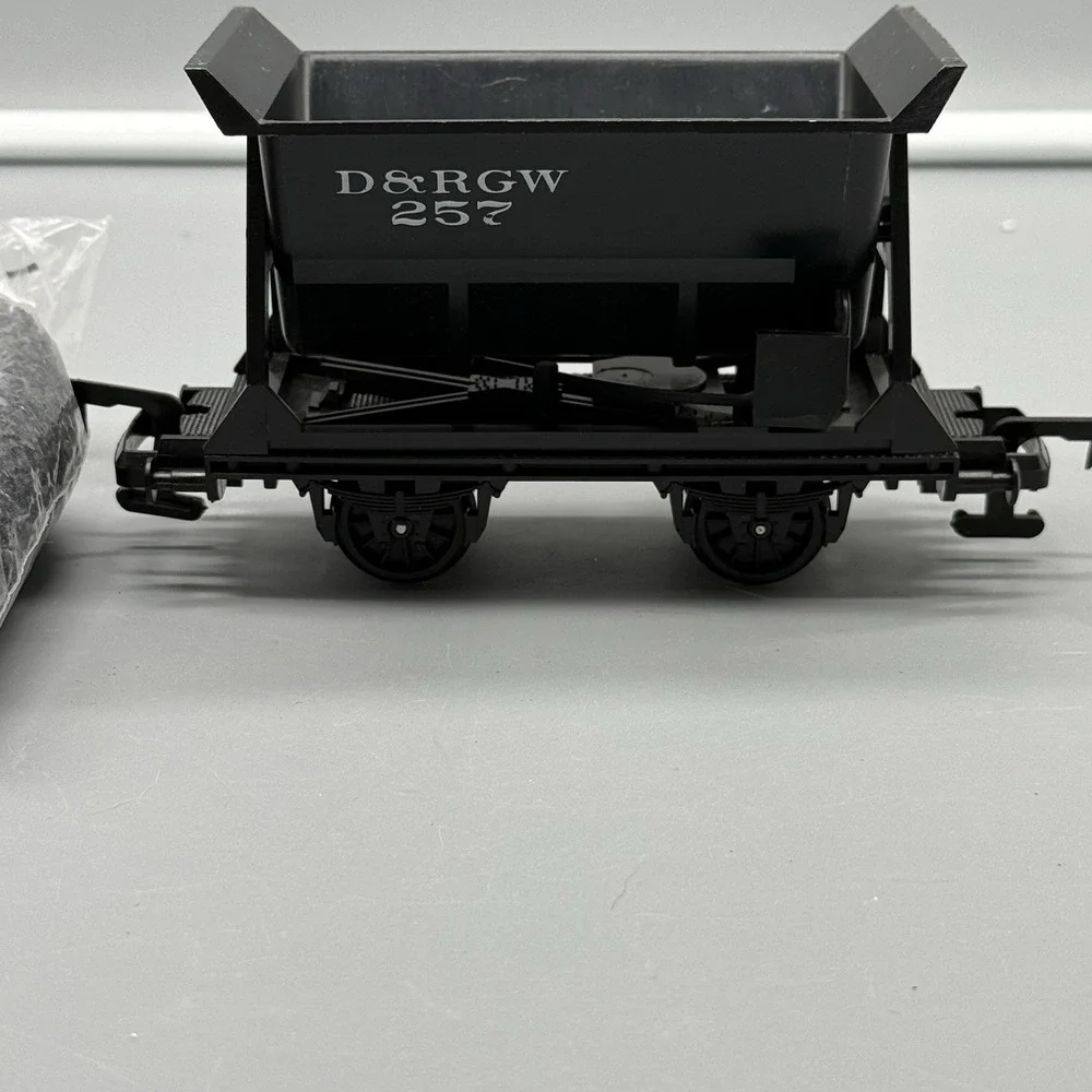 Walthers Faller O Gauge D&RGW 257 Operating Ore Dump Car w/ Load Rocky Mountain